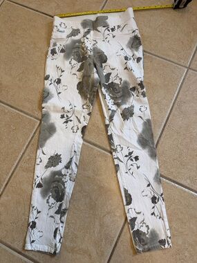 White Floral Print strech jeans